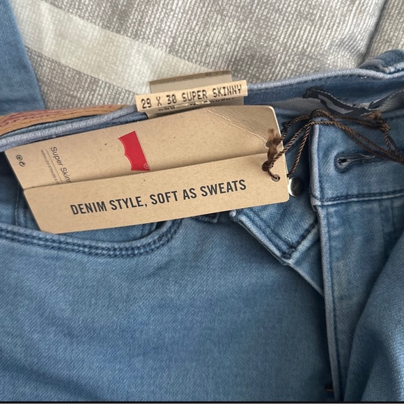 NEW! Levi super skinny women jeans! - Picture 3 of 3